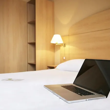 Ξενοδοχείο Campanile & Restaurant Brussels 3*